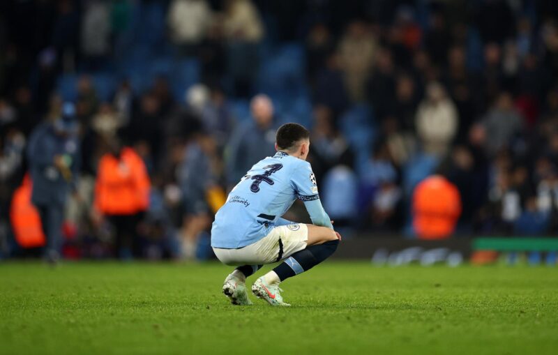Decepciones de la Premier League 2024-25: jugadores que no cumplieron El jugador del City Phil Foden, del Manchester City en la ida del plyaoff de acceso a octavos jugada en Mánchester, Reino Unido. EFE/EPA/ADAM VAUGHAN