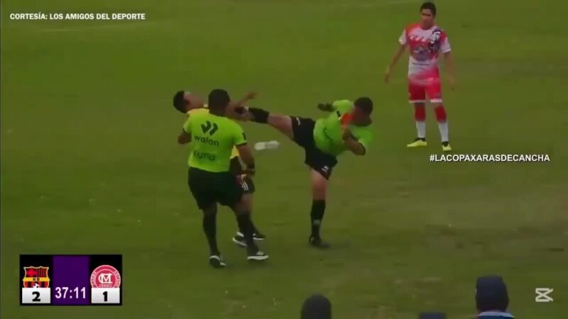 Agresión de árbitro en Copa Perú. Captura de pantalla.