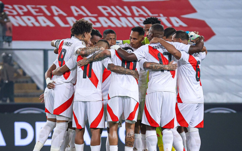 Jugadores de la Selección de Perú ante Bolivia. / X: @SeleccionPeru