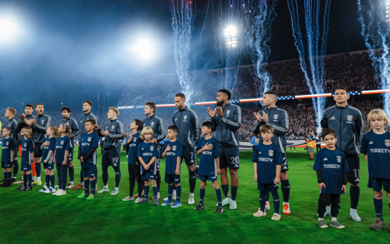 Jugadores de San Diego FC en la previa del partido ante St. Louis City. / X: @sandiegofc
