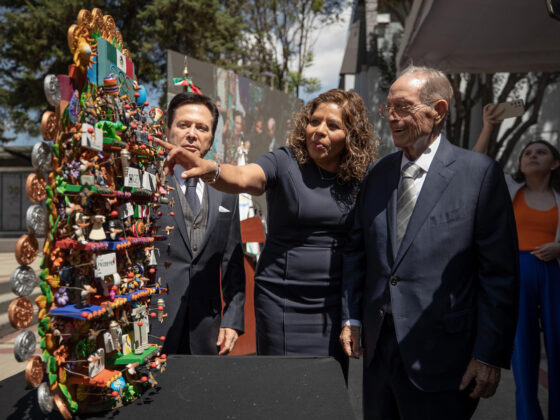 El medallista olímpico, Daniel Aceves (i), la presidenta del Comité Olímpico Mexicano, María José Alcalá (c) y el miembro honorario del Comité Olímpico Internacional, Olegario Vázquez Raña (d). Imagen de archivo. EFE/ Isaac Esquivel