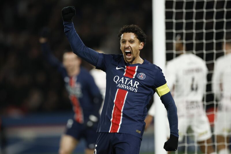 El defensa del PSG Marquinhos celebra el 2-0 durante el partido de la Ligue 1 que han jugado PSG y Lille en París. EFE/EPA/YOAN VALAT