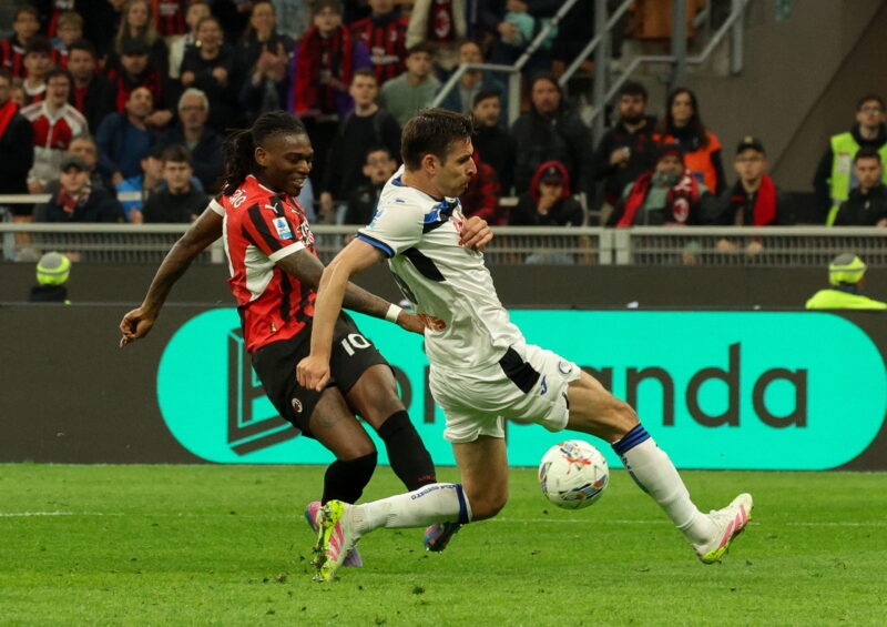 0-1. El Atalanta deja al Milan sin margen de error 0-1. El Atalanta deja al Milan sin margen de error