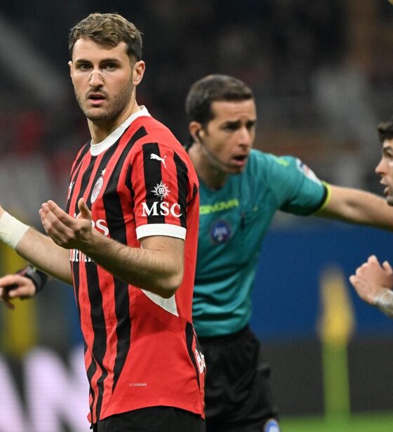 Milan (Italy), 05/04/2025.- AC Milan forward Santi Gimenez. Fichaje Víctor Boniface. AC Milan and Fiorentina at the Giuseppe Meazza stadium in Milan, Italy, 05 April 2025. (Italia) EFE/EPA/Daniel Dal Zennaro