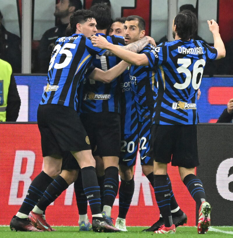 El Inter rescata un empate en el derbi contra el Milan El Inter rescata un empate en el derbi contra el Milan