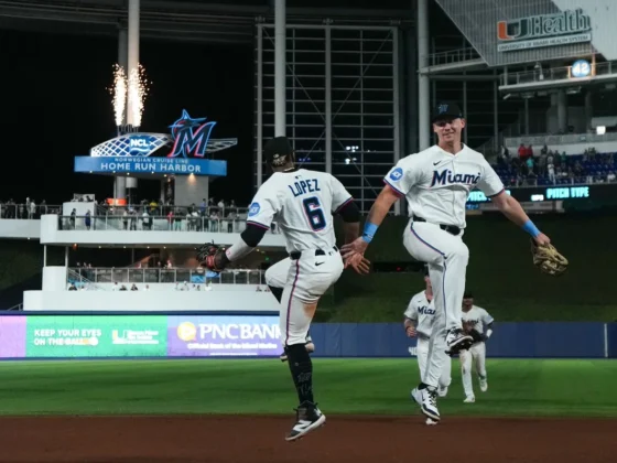 MLB: NY Mets ganan 6-5 en extra innings frente a Miami Marlins