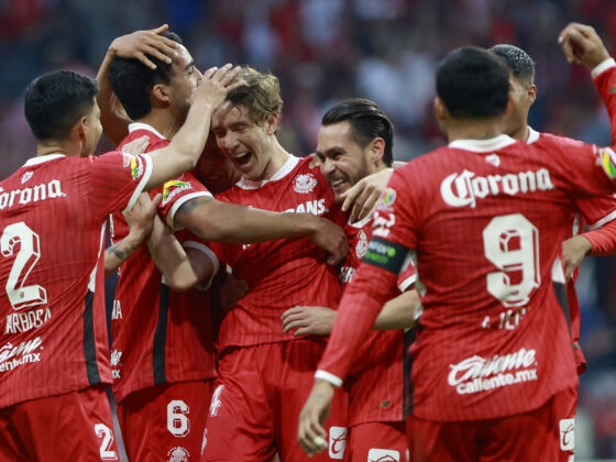 Toluca derrota al Santos y empata con el América en la cima