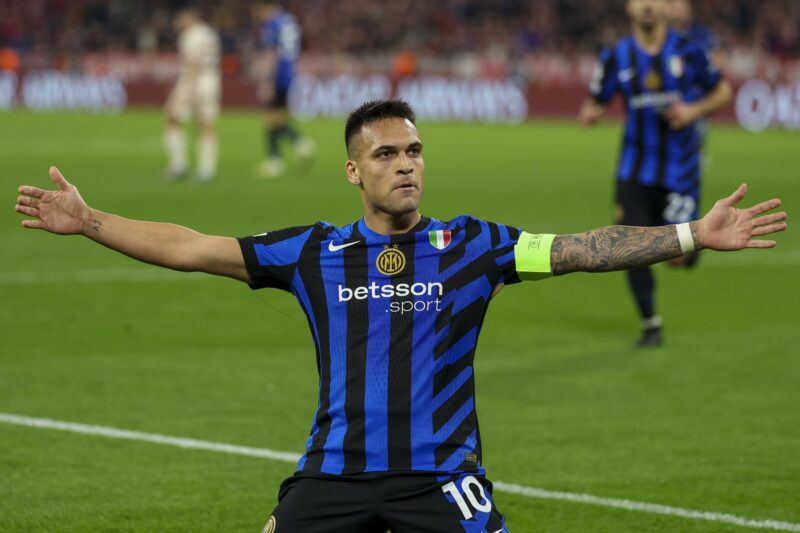 El día que Lautaro Martinez estuvo a un paso del Atlético de Madrid El jugador del Inter Lautaro Martinez celebra el 0-1 durante el partido de ida de cuartos de la UEFA Champions League que han jugado FC Bayern Munich e Inter Milan en Múnich, Alemania. EFE/EPA/FILIP SINGER