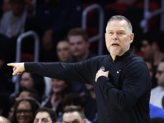 Fotografía de archivo del 17/01/2025 del entrenador de los Denver Nuggets Michael Malone. EFE/Rhona Wise
