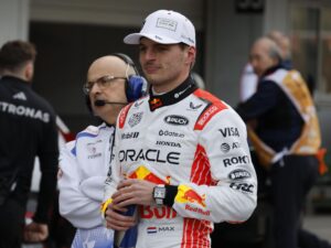 El piloto neerlandés de Red Bull, Max Verstappen, tras lograr la 'pole' para el Gran Premio de Fórmula 1 de Japón 2025 en el Circuito de Suzuka. EFE/EPA/FRANCK ROBICHON