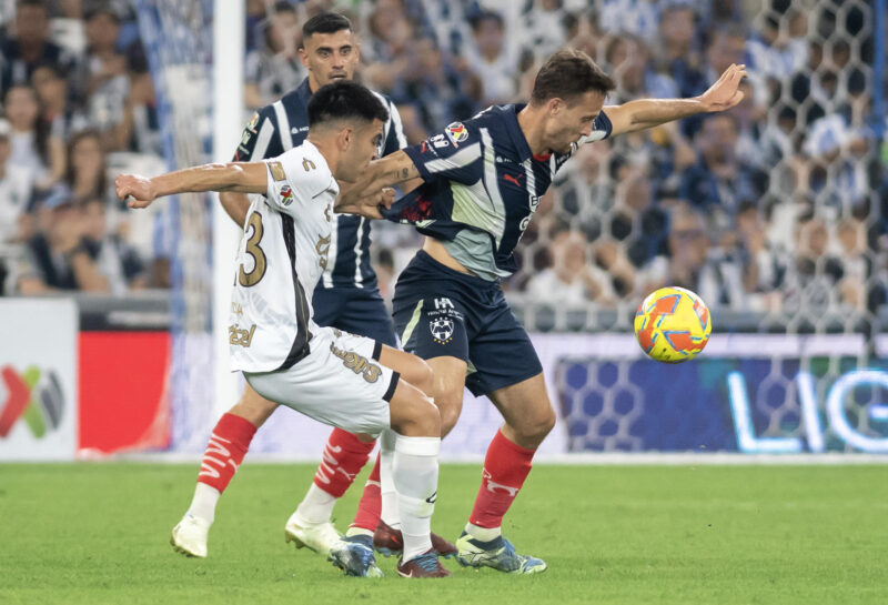 Liga Mx: Partidos, marcadores y horarios de la Jornada 14 Imagen de archivo de Sergio Canales (d) de Monterrey. EFE/ Miguel Sierra