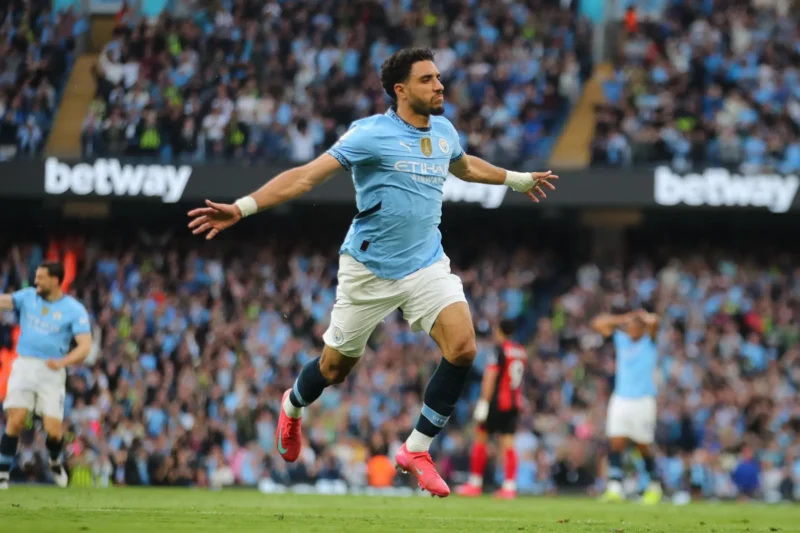MANCHESTER (United Kingdom), 20/05/2025.- Omar Marmoush of Manchester City celebrates scoring the 1-0 goal during the English Premier League soccer match between Manchester City and AFC Bournemouth, in Manchester, Britain, 20 May 2025. (Reino Unido) EFE/EPA/ASH ALLEN