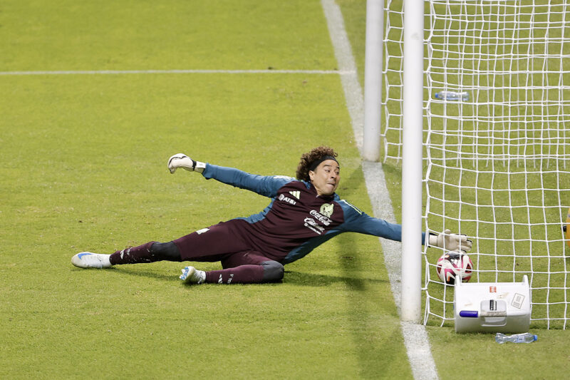 Javier Aguirre condiciona a Memo Ochoa para llegar a su 6to Mundial.