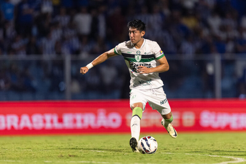 Miguel Terceros, conocido como Miguelito. Miguelito fue detenido y posteriormente puesto en libertad por una supuesta ofensa de cuño racista contra un rival, tras el partido de la segunda división del Campeonato Brasileño entre Operário Ferroviário de Paraná y América Mineiro, informaron este lunes fuentes oficiales. EFE/ Beno Küster/ América MG
