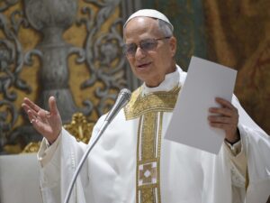 El papa León XIV durante la misa de este viernes en la Capilla Sixtina. Según su hermano John Prevost el sumo pontífice es fanático de los Medias Blancas de Chicago, equipo de béisbol de las Grandes Ligas. EFE/EPA/VATICAN MEDIA HANDOUT HANDOUT EDITORIAL USE ONLY/NO SALES Chicago Cubs
