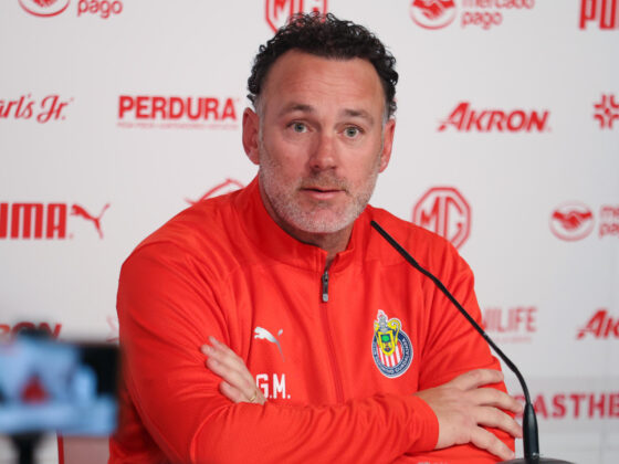 El argentino Gabriel Milito, habla durante su presentación como nuevo entrenador del Guadalajara este martes en la ciudad de Guadalajara, Jalisco (México). EFE/ Francisco Guasco