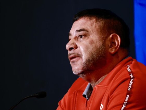 El técnico argentino del Club Toluca, Antonio Mohamed, habla este miércoles durante una rueda de prensa en la ciudad de Toluca en el Estado de México (México). EFE/Felipe Gutiérrez
