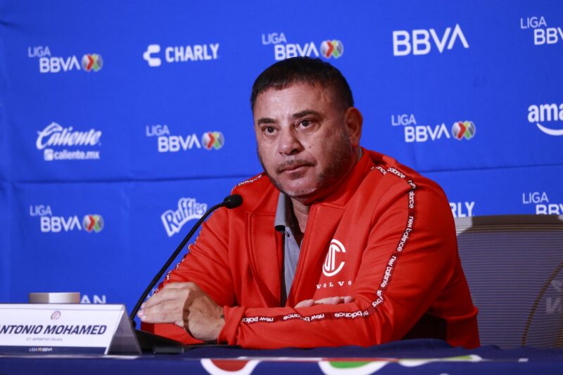 "Turco" Mohamed reconoce que Toluca supó sufrir para llegar al final El técnico argentino del Club Toluca, Antonio Mohamed, habla este miércoles durante una rueda de prensa en la ciudad de Toluca en el Estado de México (México). EFE/Felipe Gutiérrez