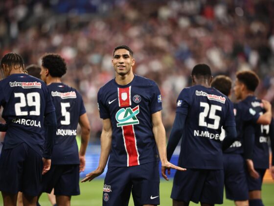 El juygador del PSG Acharaf Hakimi (c) celebra un gol en la final de la Copa de Francia que han jugado Paris Saint Germain (PSG) y Reims en Saint-Denis, Paris, France. EFE/EPA/CHRISTOPHE PETIT TESSON