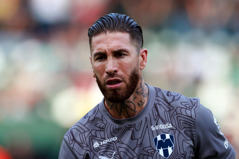 Sergio Ramos de Monterrey calienta previo a un partido de la jornada 17 del torneo Clausura 2025 de la Liga MX entre León y Monterrey, en el estadio León en la ciudad de León (México). Imagen de archivo. EFE/ Luis Ramírez