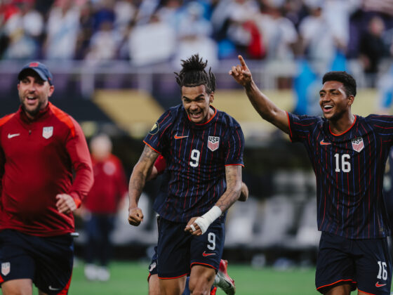Estados Unidos vence a Costa Rica en penales y avanza tras empate 2-2