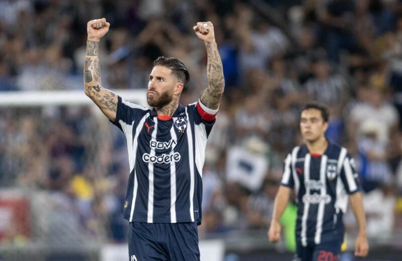 ergio Ramos de Monterrey festeja al final del juego la victoria ante América en el Torneo Clausura 2025 en una foto de archivo de Miguel Sierra. EFE