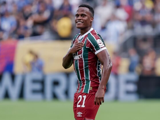 Jhon Arias celebra su golazo, el primero de un colombiano en el Mundial de Clubes, y su destacado rendimiento, que ha incidido en la victoria de Fluminense este sábado en Nueva Jersey.EFE/EPA/SARAH YENESEL