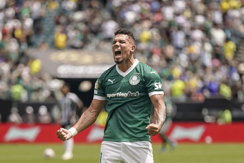 Paulinho, del Palmeiras, celebra el 1-0 durante el partido de la Copa Mundial de Clubes de la FIFA 2025 entre Palmeiras y Botafogo en Filadelfia, Pensilvania (EE.UU.). EFE/WILL OLIVER