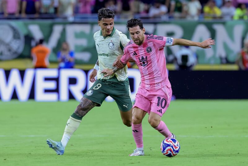 ¿Messi está listo para el Mundial 2026? Verón no está tan seguro Lionel Messi, capitán del Inter Miami que jugará contra el PSG en los octavos de final del Mundial de Clubes. EFE/EPA/CRISTOBAL HERRERA-ULASHKEVICH