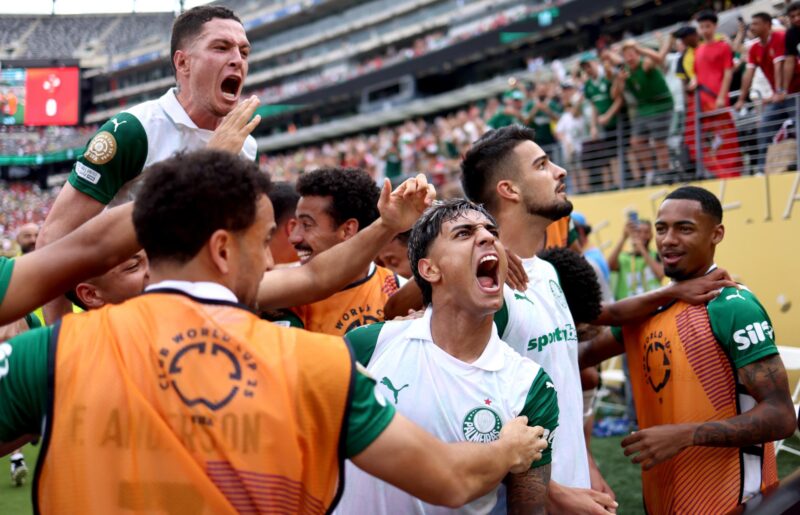 Jugadores del Palmeiras celebran su segundo gol ante Al Ahly en el Mundial de Clubes. EFE/JUSTIN LANE