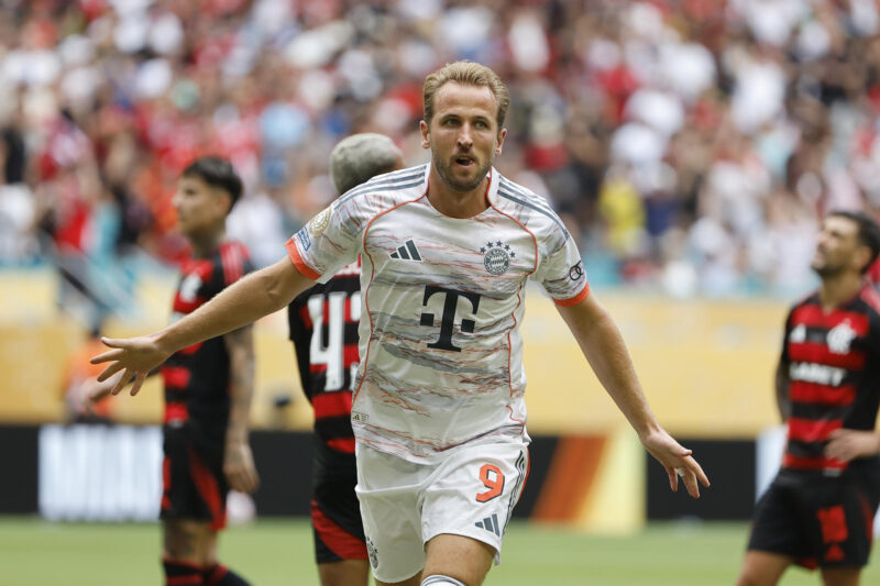 Harry Kane, del Bayern Munich, celebra un gol este domingo, en un partido del Mundial de Clubes entre Flamengo y Bayern Munich en el estadio Hard Rock de Miami (Estados Unidos). EFE/ Juan Ignacio Roncoroni