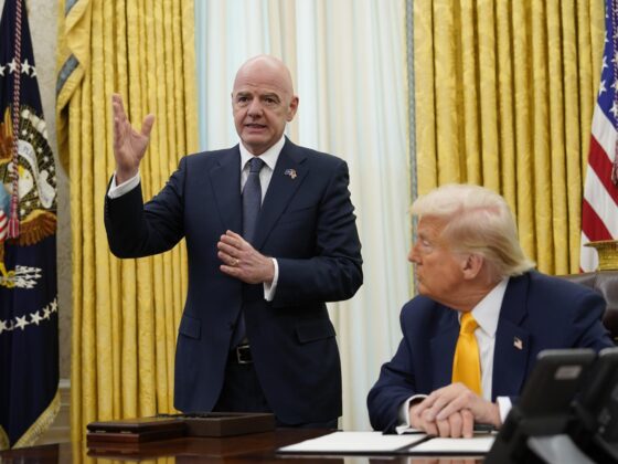 El presidente de la FIFA Gianni Infantino y el presidente de los Estados Unidos, Donald J Trump, durante una reunión en la Casa Blanca elpasado día 7 de marzo. EFE/EPA/CHRIS KLEPONIS / POOL