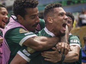 Paulinho, del Palmeiras, celebra el 1-0 durante el partido de la Copa Mundial de Clubes de la FIFA 2025 entre Palmeiras y Botafogo en Filadelfia, Pensilvania (EE.UU.). EFE/WILL OLIVER