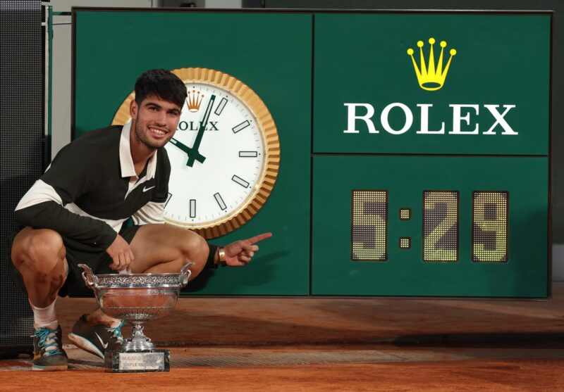 UNANIMO BREVES: Alcaraz, Thunder y CR7 se llevan la gloria Carlos Alcaraz celebra la victoria en Roland Garros en Paris, Francia.EFE/EPA/MOHAMMED BADRA