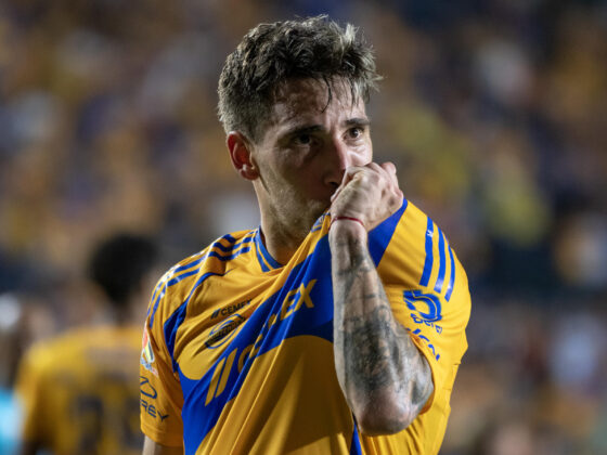 Fotografía de archivo del centrocampista uruguayo de los Tigres UANL, Fernando Gorriarán, celebrando una anotación en el estadio Universitario en Monterrey (México). EFE/ Miguel Sierra