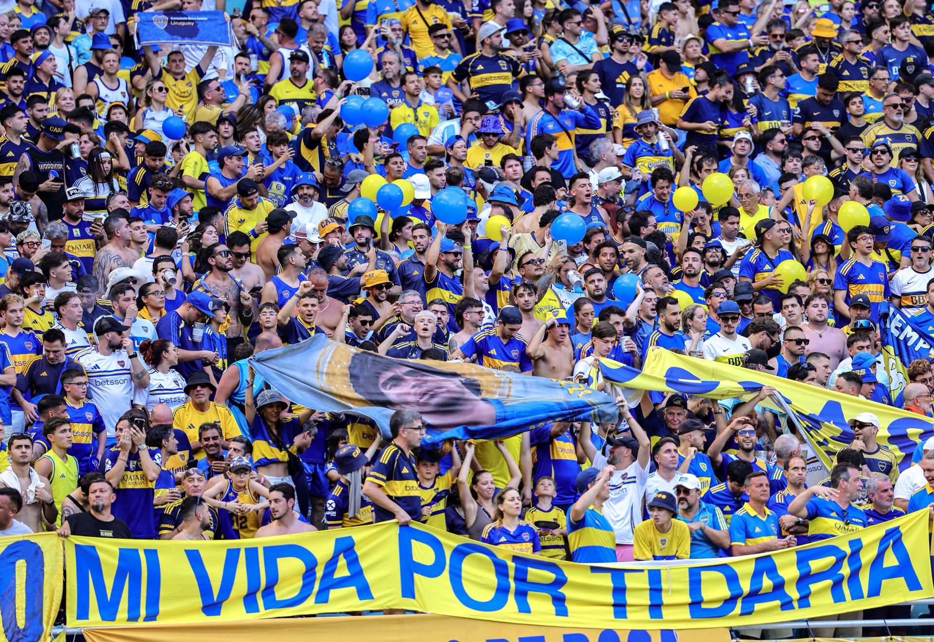 Boca Juniors desafía al Bayern Múnich con bajas y mirada en Benfica Hinchas de Boca Juniors acompañan al Xeneize en el Mundial de Clubes. EFE/CRISTOBAL HERRERA-ULASHKEVICH