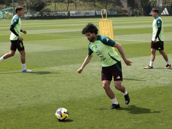 Imagen de archivo del jugador de la selección mexicana César Huerta. EFE/José Méndez