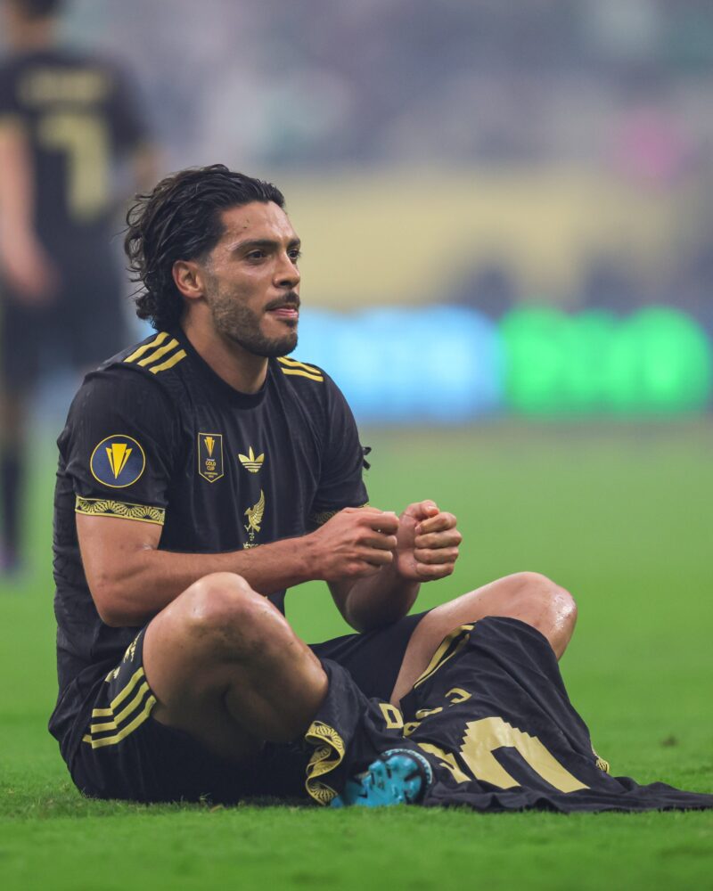 Raúl Jiménez rinde homenaje a Diogo Jota en la final de la Copa Oro