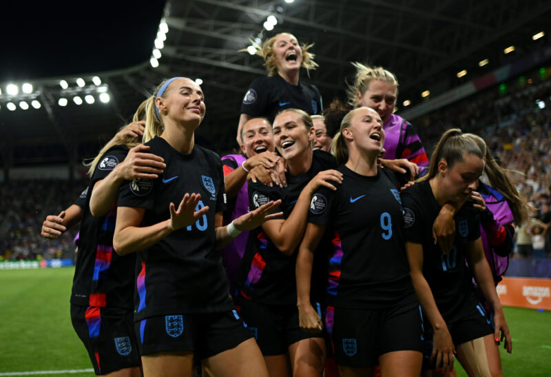 Inglaterra remonta a Italia con un penalti en el 120 y pasa a la final