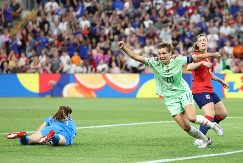 Italia sorprende y elimina a Noruega en la Euro Femenina