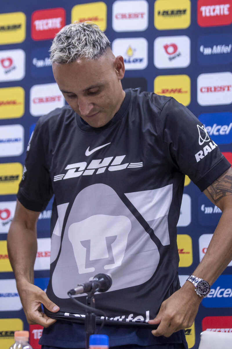 Querétaro 0-2 Pumas: resumen, goles y estadísticas El futbolista costarricense Keylor Navas posa durante su presentación como refuerzo de los Pumas este jueves, en la Ciudad de México (México). EFE/ Isaac Esquivel