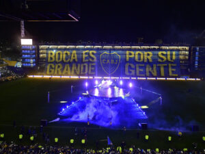 Fotografía de un cartel durante la presentación del futbolista argentino Leandro Paredes como nuevo jugador de Boca Juniors este jueves, en Buenos Aires (Argentina). EFE/Matías Martín Campaya