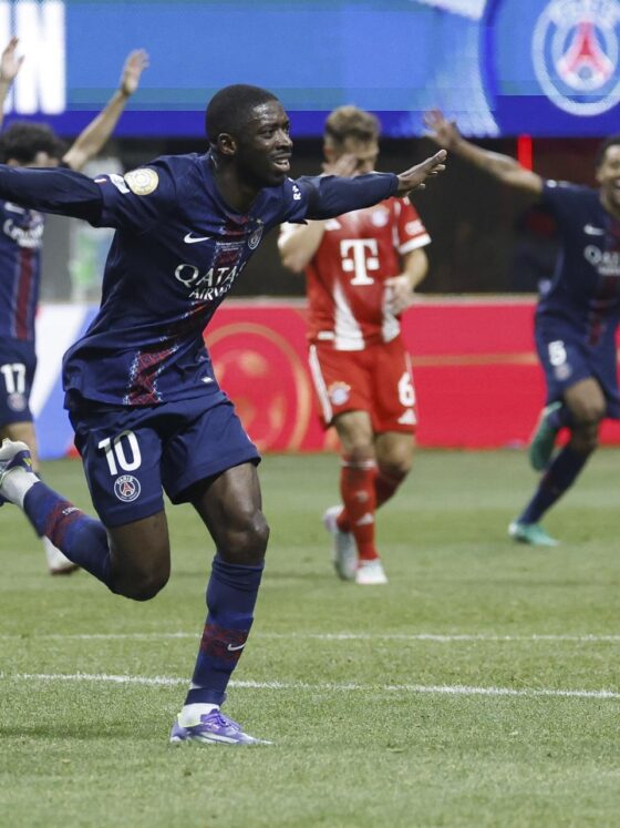 Ousmane Dembele del PSG celebra luego de anotar el 2-0 ante Bayern Múnich en los cuartos de final del Mundial de Clubes. EFE/ERIK S. LESSER