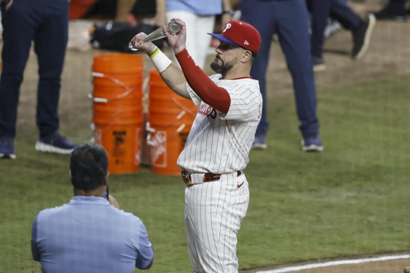 Kyle Schwarber fue el protagonista este martes en Atlanta del triunfo por 4-3 de la Liga Nacional sobre la Americana en el primer Juego de Estrellas, que debió decidirse por la vía del derbi de jonrones. EFE/EPA/ERIK S. LESSER