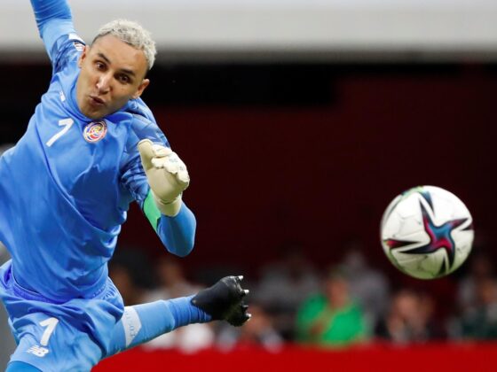 Fotografía de archivo del arquero de Costa Rica Keylor Navas durante en un partido en el estadio Azteca en Ciudad de México (México). EFE/Mario Guzmán