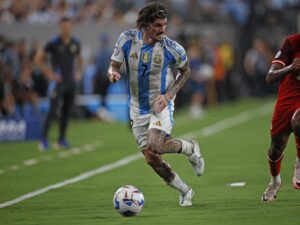 Fotografía de archivo de Rodrigo de Paul durante un partido de la Copa América 2024. EFE/CJ GUNTHER