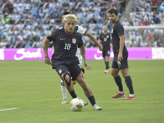 Diego Luna anotó los dos goles del triunfo de Estados Unidos ante Guatemala en la semifinal de la Copa Oro. EFE/EPA/MICHAEL THOMAS