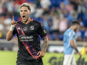 Emiliano Gómez, celebra un gol del Puebla en un partido de la fase de grupos de la Leagues Cup ante el New York City FC en el estadio Red Bull Arena, en New Jersey (Estados Unidos). EFE/Ángel Colmenares