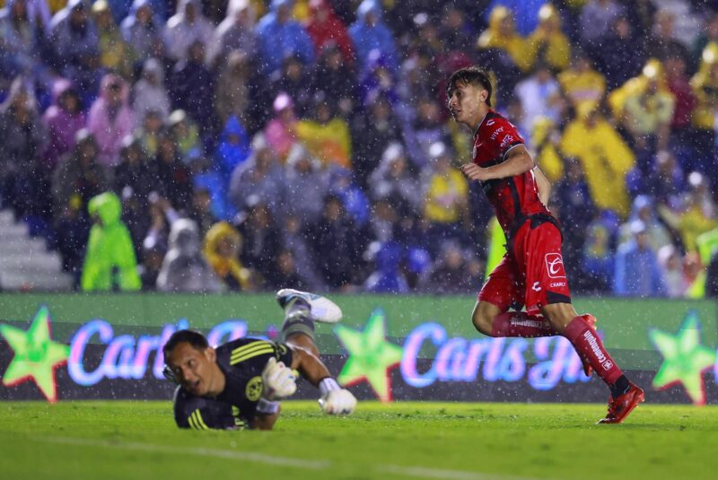 Liga MX, Apertura 2025: Partidos y horarios de la Jornada 2 Ramiro Arciga (d) de Tijuana anota el único gol de Tijuana al América este miércoles en partido de la segunda jornada del torneo Apertura mexicano jugado en el estadio Ciudad de los Deportes en Ciudad de México. EFE/Sáshenka Gutiérrez