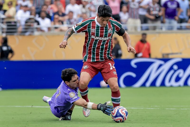 Once ideal del Mundial de Clubes, dominado por Chelsea y PSG El delantero argentino Germán Cano es desarmado por el portero Bono cuando se disponía a marcar en el partido jugado este viernes en Orlando (Florida) y que ha clasificado al Fluminense a las semifinales del Mundial de Clubes. EFE/EPA/CRISTOBAL HERRERA-ULASHKEVICH